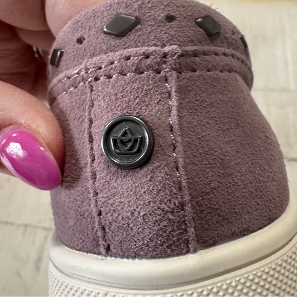 Spenco Santa Barbara Rivet NEW size 5.5 Elderberry Suede Sip On Loafer Sneaker - Picture 5 of 14